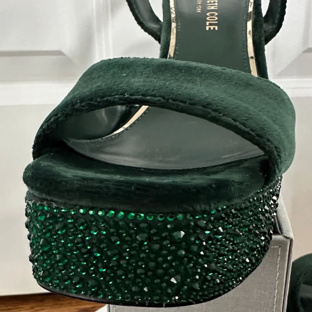 Kenneth Cole Emerald Green Velvet Rhinestones Christmas Platform Sandals Size 8